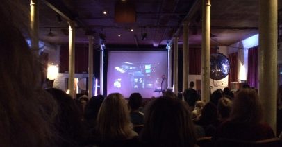 科学者と市民をつなぐ”場”をデザインする: “Science & Cocktails”