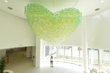 yukosan4 耳原総合病院(大阪)の入り口にある有子さんのホスピタルアート